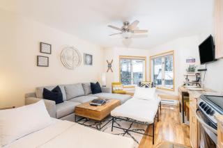 Modern Comfort on River Trail - Mountain Views, Hot Tub condo - 2