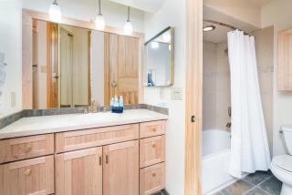Modern Comfort on River Trail - Mountain Views, Hot Tub condo - 7