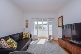 Cozy and Sunny Family Apartment - Lisbon - 0