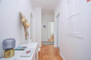 Cozy and Sunny Family Apartment - Lisbon - 9
