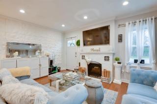 Chic Baltimore Retreat - 6 Mi to Downtown! - 6