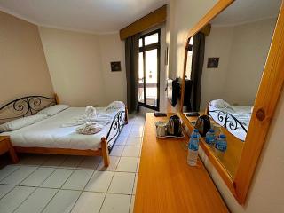 Gaddis Hotel, Suites and Apartments - 9