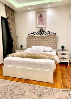 ALEX HOMES - Gleem Luxury Apartments with Direct Sea View - 4