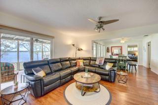 Mineola Lake House with Dock and Fire Pit! - 6