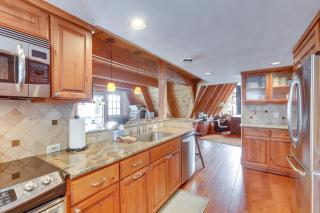Donner Lake Views Rustic Truckee Cabin! - Truckee - 7