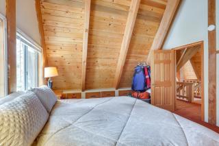 Donner Lake Views Rustic Truckee Cabin! - 1