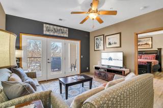 Reel Paradise - Branson - 0