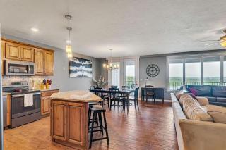 Hawthorne w/boat slip -- 1414 - 4