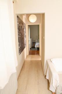 Sunny and Quiet 1 Bedroom Apt - 1