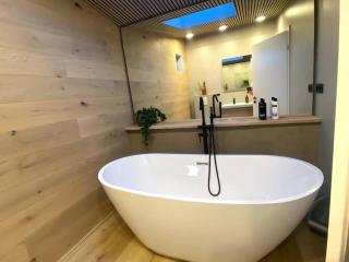 The Oak house - Designers private Northern lights geothermal Villa - Mosfellsbær - 1