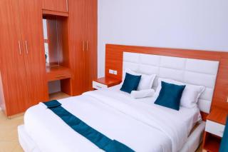 Luxe Furnished Apartments Unit 3 - 7