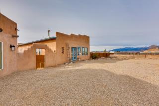 Ideally Located Taos Vacation Rental with Gas Grill - 8