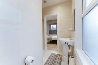 Central London Delight -Cozy Kitchenette for Your Urban Retreat - 1