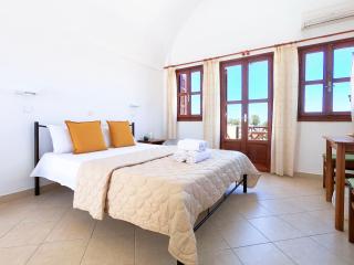 Almyra Villa - Perissa - 8