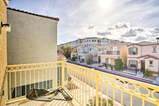 Stylish House with Patio, 8 Mi to Vegas Strip! - 8