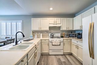 Stylish House with Patio, 8 Mi to Vegas Strip! - 1