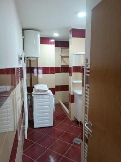 2BDR Apt with Balcony with view- Free Parking - 3