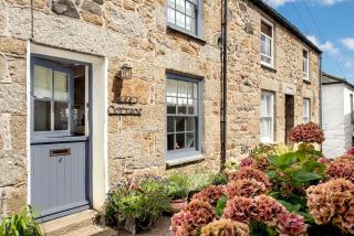 Abbey Cottage, Close to Mousehole Harbour - 6