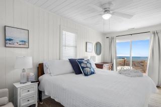 Oceanfront Dream Cottage: Hot Tub, Decks & Views! - Atlantic Beach - 2