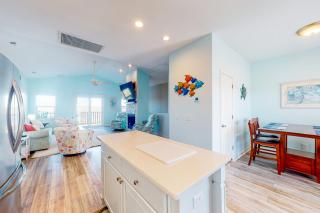 SeaGlass Cottage - Surf City - 2