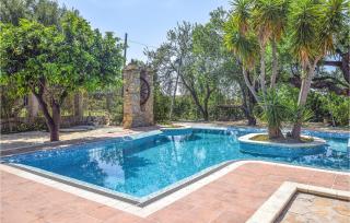 Stunning Home In Saline Ioniche - 1