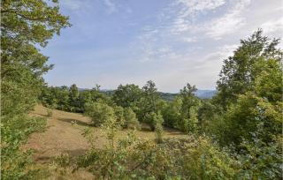 3 Bedroom Lovely Apartment In Nespolo - - 5