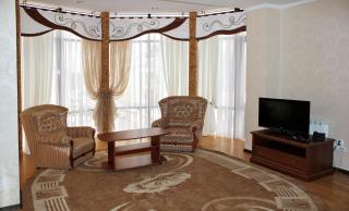Hotel&Restaurant SENATOR - Truskavets - 1