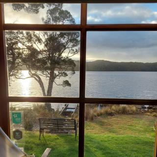 Salt Box Hideaway - Strahan - 1