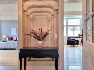 Charysma - Jugendstil trifft Moderne, Schlafzimmer mit Smart-TV, Tischfussball, Darts, Parkplatz - Hameln - 5