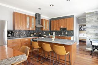 Riverfront Penthouse Suite in Midtown Harrisburg near Hershey - 9