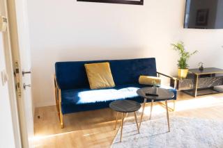 Luxury meets Retro near parking - Wien - 8