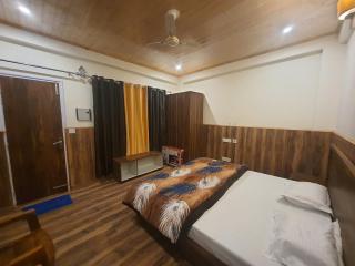 Gayatri Lodge - Kasauli - 1