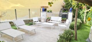 MARILISE - La maison blue private garden & terrace - 9