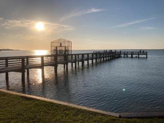 Beautiful! Sunset Harbor Condo for 2-TOP FLOOR 1-309, Navarre Beach - Navarre - 2