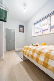 Lavish 2- bedroom Flat with Free Parking - Birmingham - 1