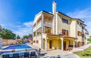 Gorgeous Home In Medulin With Wifi - Medulin - 2