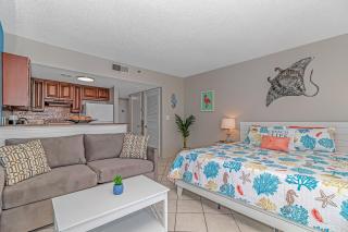 Ocean Front Studio with Panoramic Views! Palace Resort 1001 - Myrtle Beach - 6