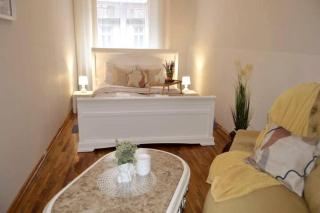 Unique Spacious Classic 3 bedroom Midtown Apartment ! BILLIARD room ! - Riga - 8