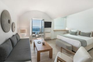 Aqua Luxury Suites by NOMÉE Hospitality Group - Imerovigli - 4