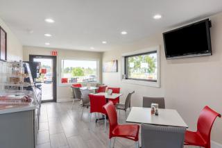 Econo Lodge - Crestview - 3