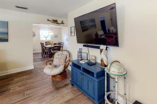 Bungalow By the Sea - 6