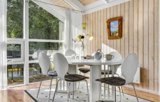Three-Bedroom Holiday Home In Allinge - Allinge - 4