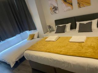 Modern 4 Bedroom House 10 mins from East Croydon with Garden and Free parking - 7