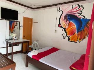 RedDoorz at Kaffe De Oro Hotel Socorro Oriental Mindoro - Socorro - 8