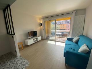 Quai des Cordeliers, balcon et vieille ville - 6