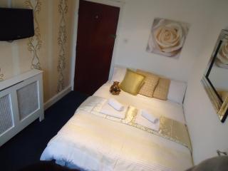 Sunnyside Guest House Southport - winner of Best B&B in the country 2025 - Southport - 4