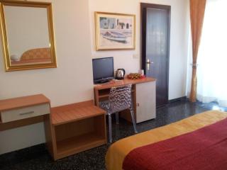 Hotel Rosa Meublé - Porto San Giorgio - 8