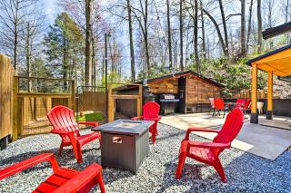 Multi-Unit Brevard Vacation Rental with Patio! - Brevard - 0