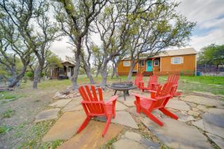 Pet-Friendly Kerrville Vacation Rental Farmhouse - Kerrville - 8