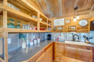 Pet-Friendly Kerrville Vacation Rental Farmhouse - 3